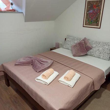 Apartmani Leptir Rakovica Exterior foto