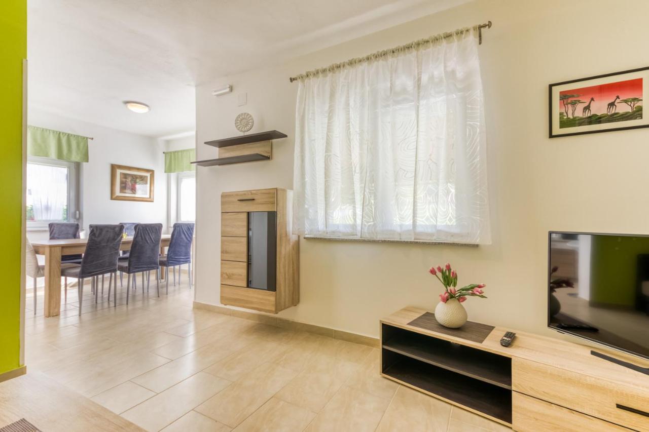 Apartmani Leptir Rakovica Exterior foto