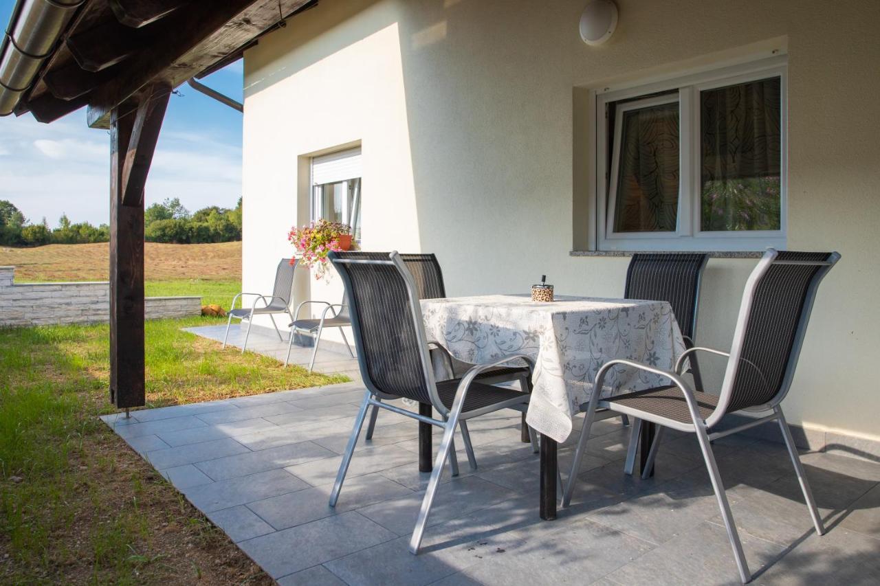 Apartmani Leptir Rakovica Exterior foto