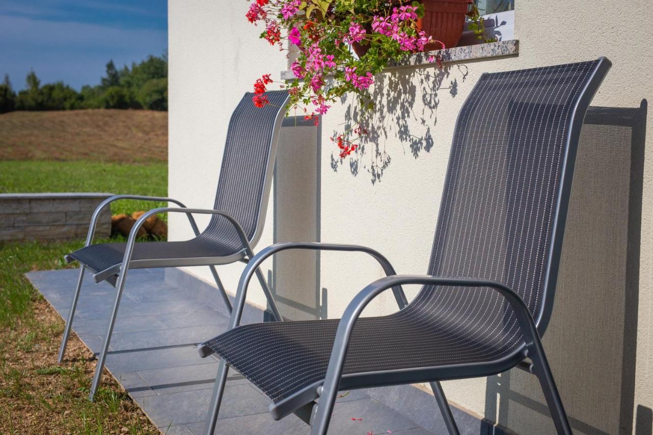 Apartmani Leptir Rakovica Exterior foto