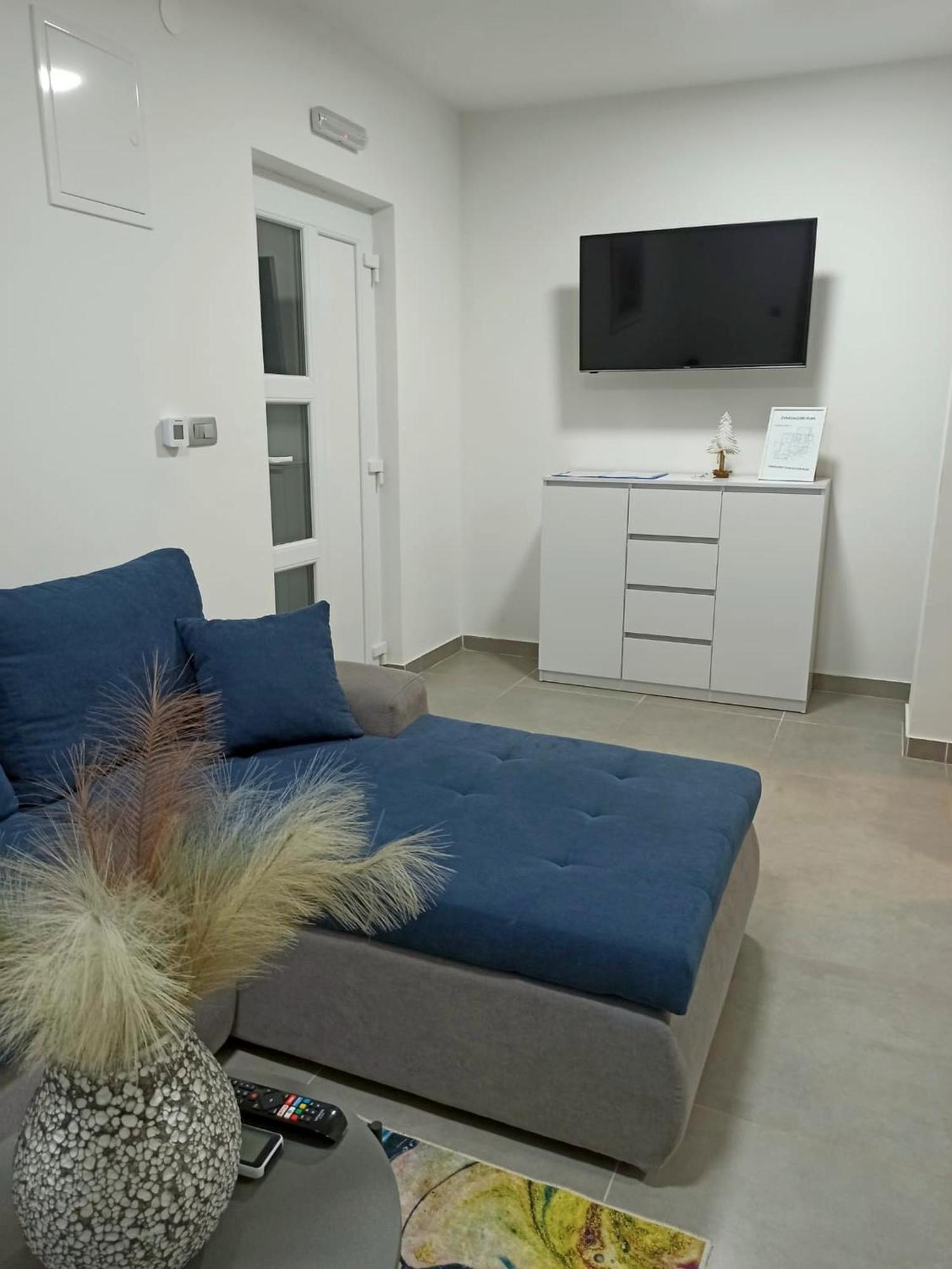 Apartmani Leptir Rakovica Exterior foto