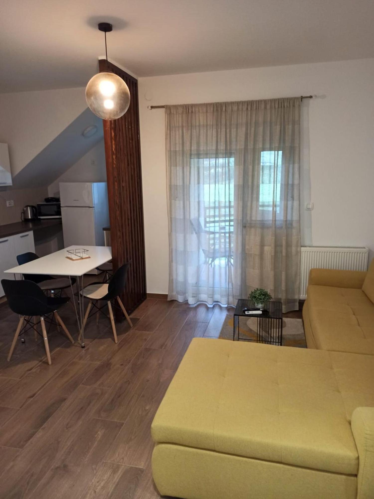 Apartmani Leptir Rakovica Exterior foto