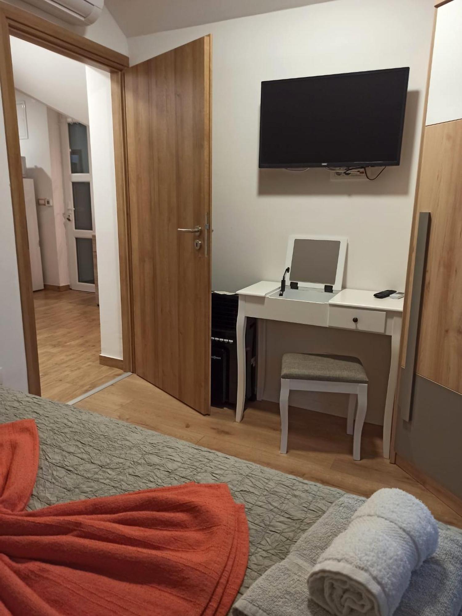 Apartmani Leptir Rakovica Exterior foto