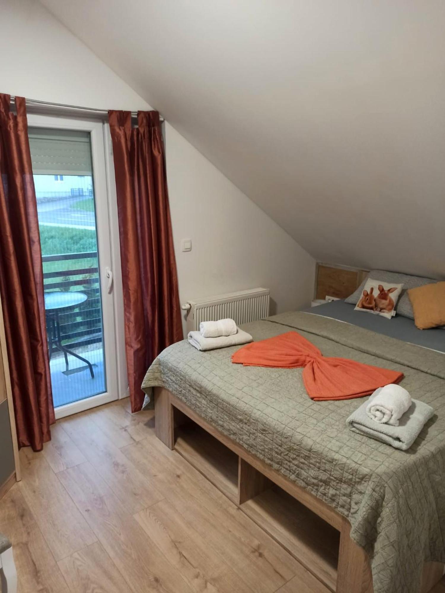 Apartmani Leptir Rakovica Exterior foto